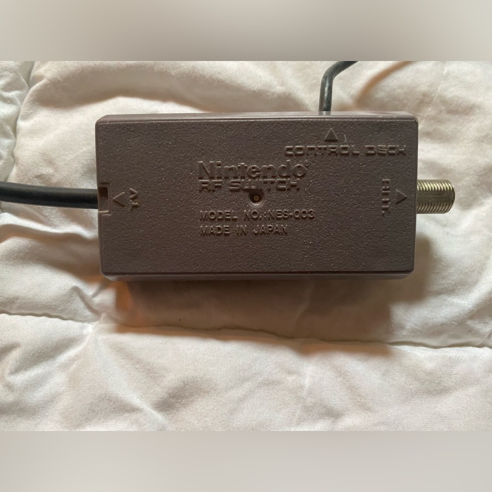Factory Nintendo RF switch adapter cord